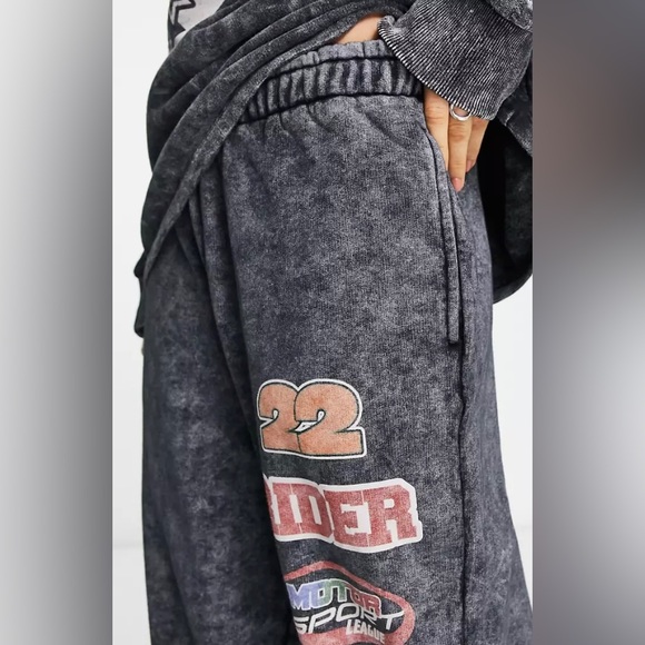 ASOS DESIGN motocross graphic oversized sweatpants - Picture 3 of 4